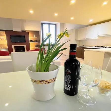6 Guests With Terrace *