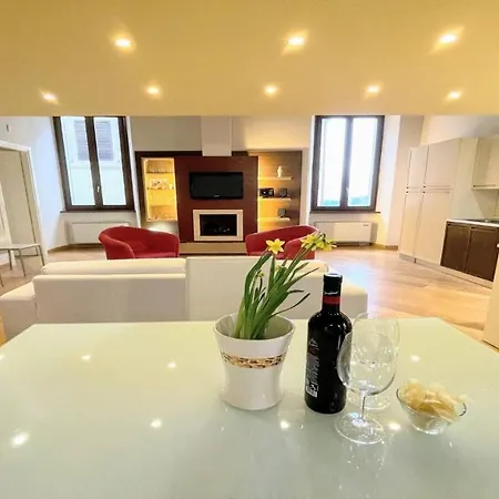 6 Guests With Terrace شقة *