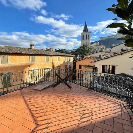 6 Guests With Terrace Spolète